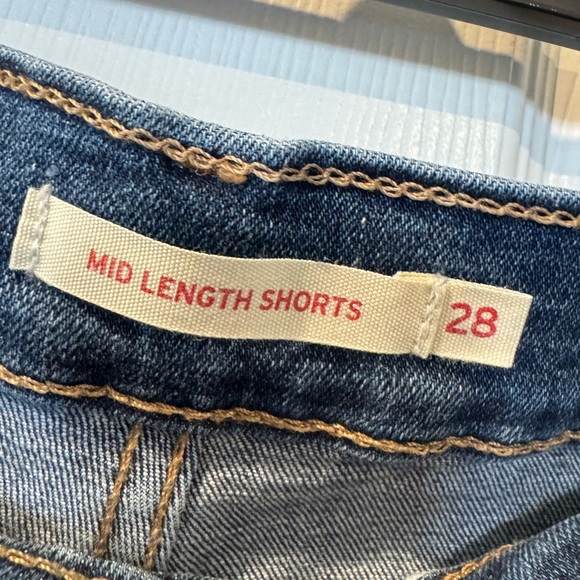 Women’s Levi Jean Shorts Bundle (2 pairs) - Picture 7 of 7